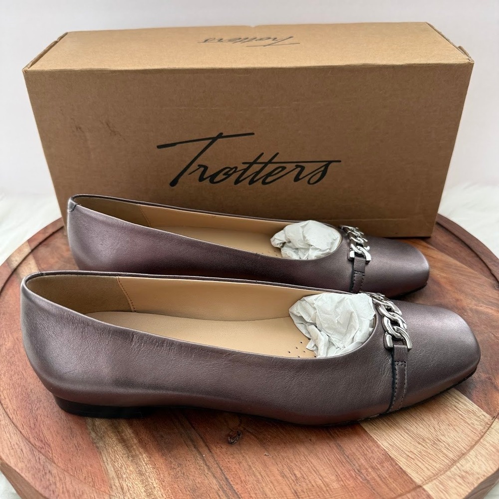 Trotters Harmony Pewter 7N Metallic Leather Chain Square Toe Ballet Flats T2250